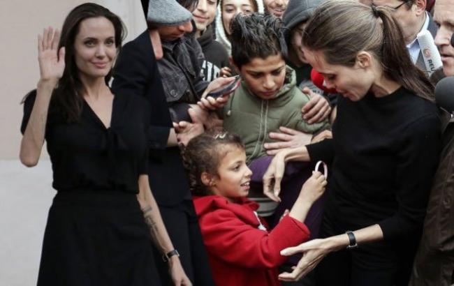 Анджеліна Джолі госпіталізована з підозрою на анорексію