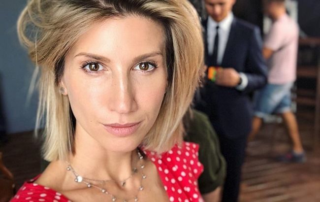 Луценко показала одну з найбільш складних, але ефективних вправ для красивих ніжок