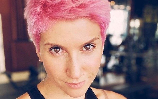 С новой прической и в роскошном платье: Анита Луценко покорила стильным выходом