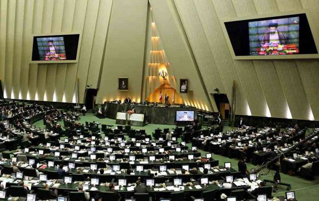 Парламент Ирана принял законы о противодействии США