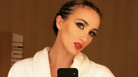 Леди-вамп: Анна Ризатдинова неожиданно стала блондинкой