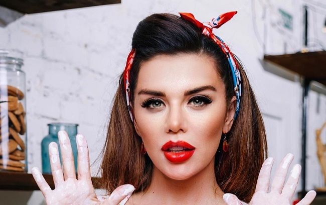 Життя мами в реальності: Анна Сєдокова умилила забавним фото з дітьми