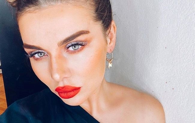 Устала с ними: Анна Седокова откровенно рассекретила свой лишний вес