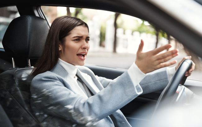 Ось які помилки роблять усі водії під час використання підголовників в авто