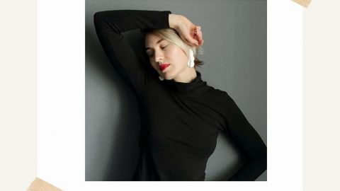 Практична і тепла: стиліст назвала одну річ, яка актуальна в гардеробі завжди