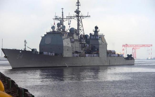 Американский ракетный крейсер сел на мель около берегов Японии
