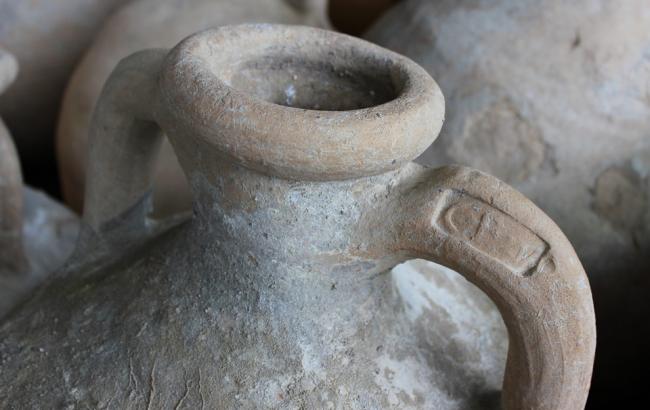 Вчені знайшли послання 2600-річної давності з проханням надіслати вина