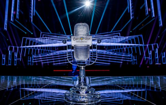 Участникам Евровидения 2017 дали подержать главный приз