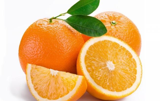 В одном из супермаркетов Киева продают крашенные апельсины