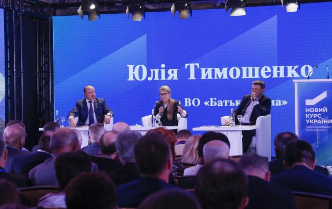 Тимошенко: с помощью завышенных тарифов власть "системно грабит" украинцев