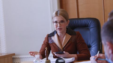 Тимошенко: власть знает, что большинство против продажи земли, и идет против воли людей