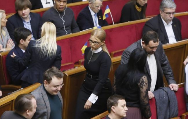 Партія Тимошенко зареєструвала законопроект, що обмежує зарплати чиновників