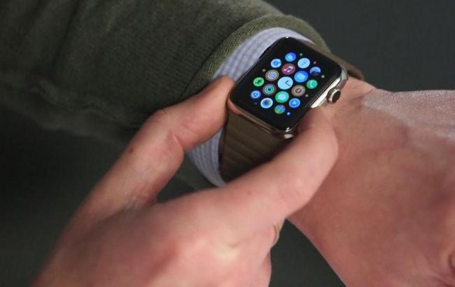 Британським чиновникам заборонили носити Apple Watch під час засідань уряду