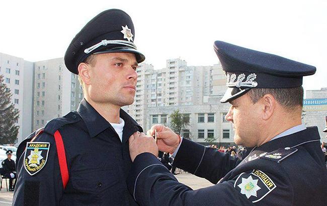Выпускники Академии патрульной полиции приняли присягу на верность украинскому народу