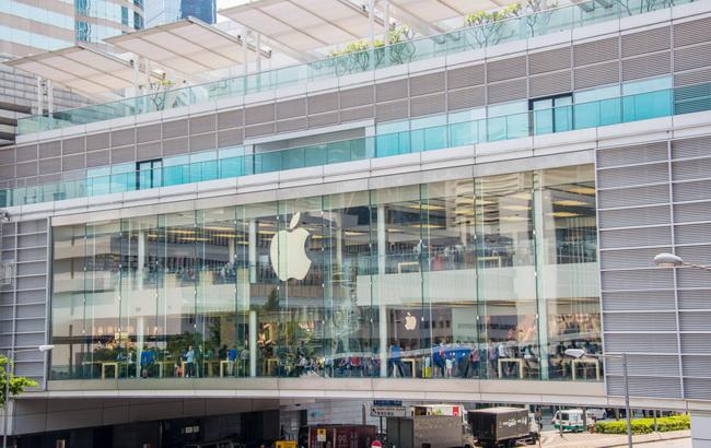 Акции Apple обвалились более чем на 8% после публикации финотчетности