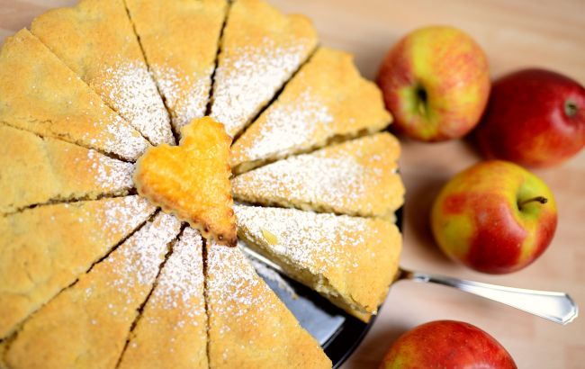 Яблочный пирог на кефире: просто смешайте все и в духовку