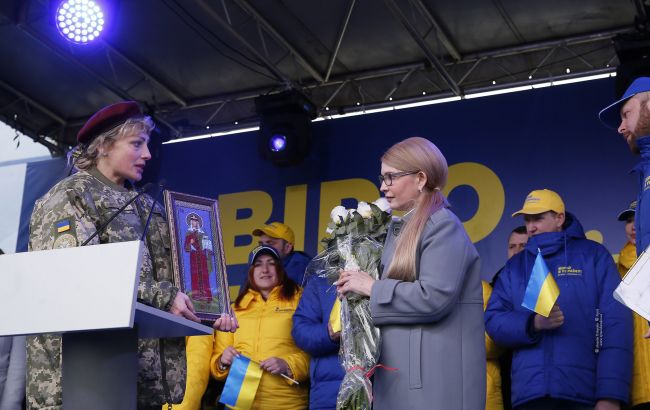 Тимошенко: новый президент должен отстранить коррупционеров от власти