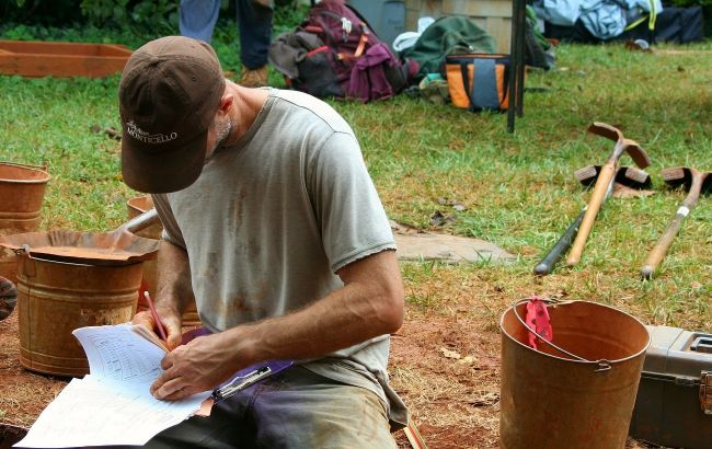 Под Сумами обнаружили древнее редкое украшение: подробности и фото