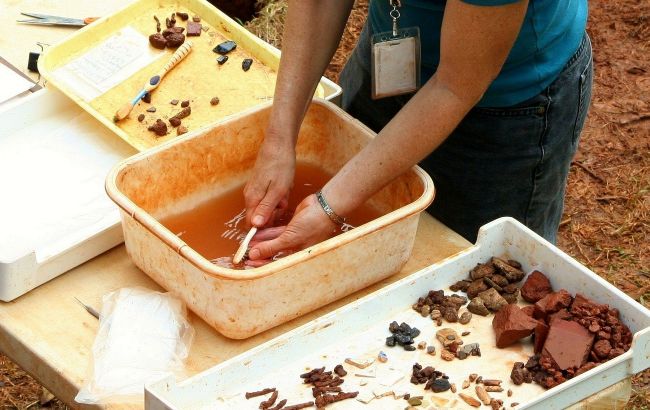 У Великобританії археологи виявили римську мозаїку, якій 1,5 тисячі років