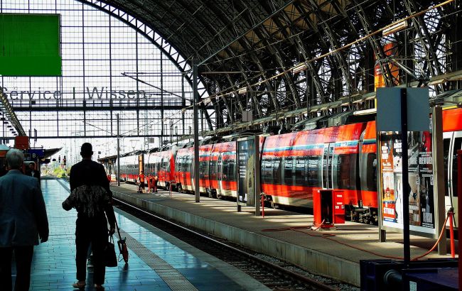 В Германии утвердили новый "билет за 9 евро". Сколько будет стоить единый проездной