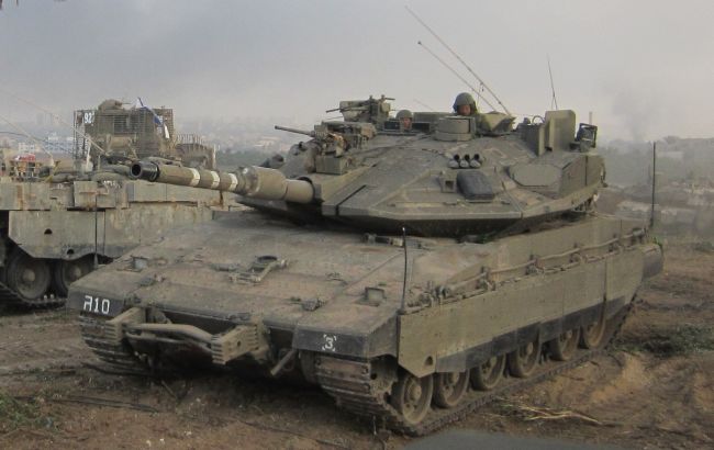 Війська Ізраїлю перекидають техніку до сектору Газа