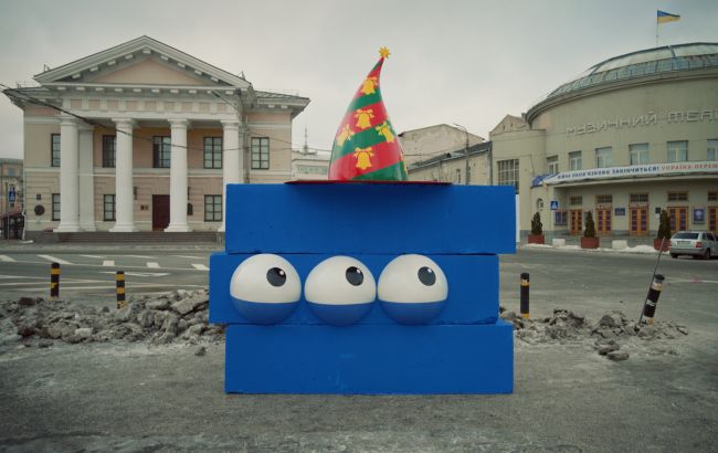 Киев усеяли "сказочные" бетонные блоки: кто и зачем это сделал