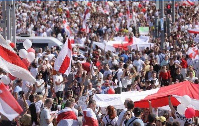 Лидеры Франции и Чехии призвали к солидарности с белорусским народом