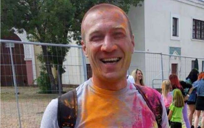 Батька першої жертви протестів у Мінську не пустили в морг до тіла сина