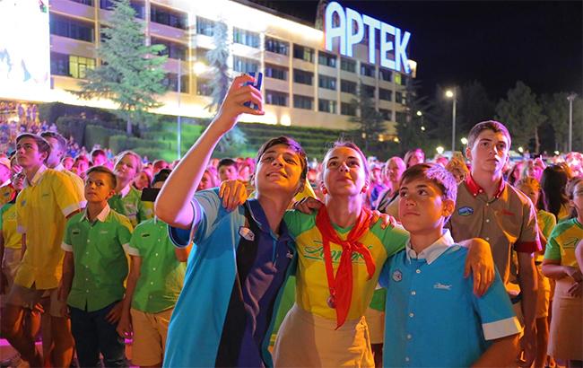 Годовщина аннексии Крыма: в лагере Артек устроят "детский референдум"