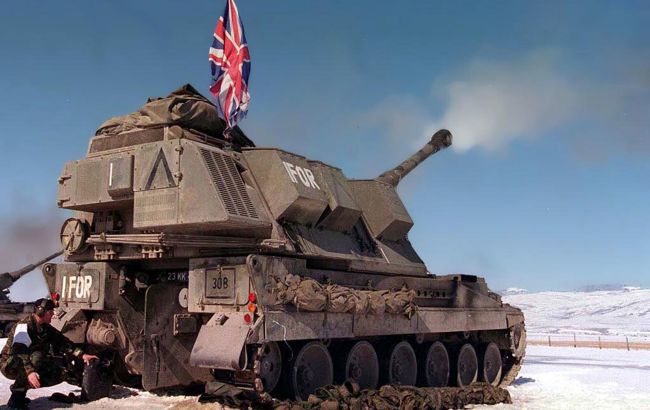 В Британии украинские бойцы завершают тренировку на САУ AS90: что о ней известно