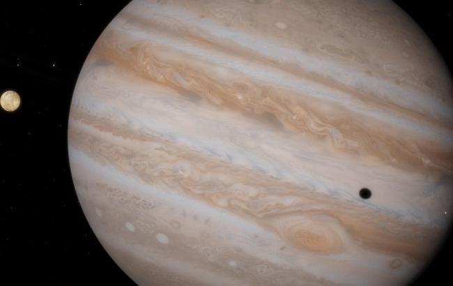 Фотограф зняв Юпітер і Місяць на портативну камеру