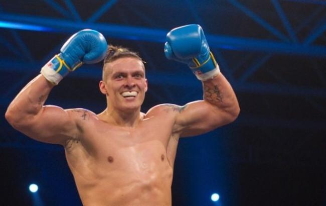 Порошенко поздравил Усика с победой над Князевым