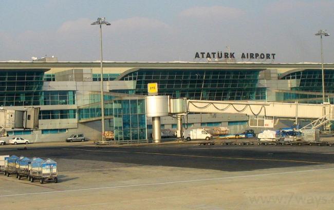 У Стамбулі у літака при зльоті спалахнув двигун