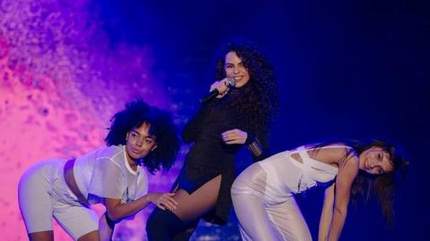 Настя Каменських вразила вбранням із пікантними розрізами на Atlas Weekend