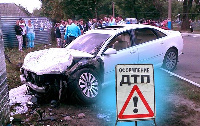 "Самое красивое ДТП года": в Киеве эффектно столкнулись два элитных авто