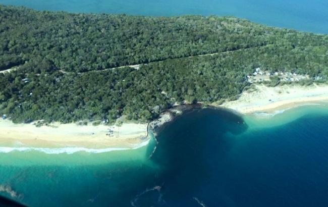 Бездна поглотила пляж в Австралии: видео