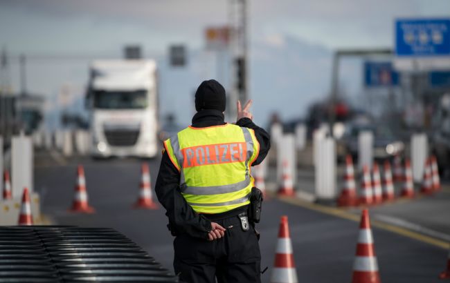 Німеччина на один день послабила обмеження на кордоні