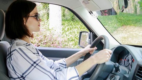 Водіям придумали надійний спосіб захисту від сонця в авто: просто і недорого