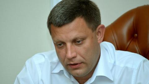 "Обезьяна в галстуке": новый имидж Захарченко вызвал волну насмешек