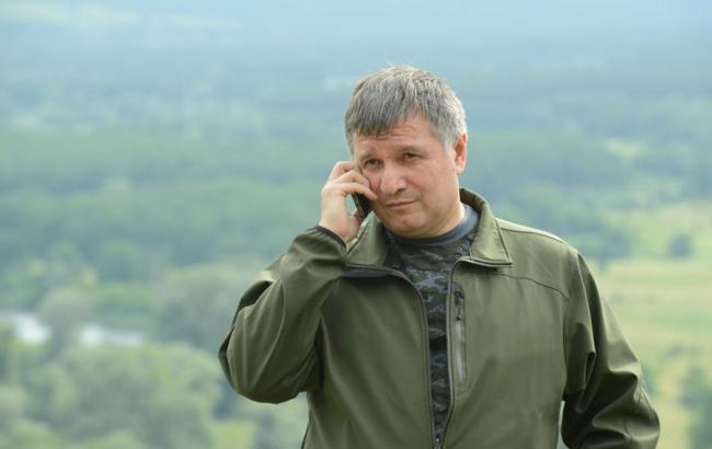 Пожар на нефтебазе под Киевом будет погашен в течение 12 часов, - Аваков