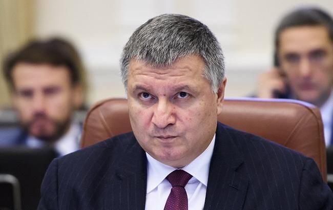 Аваков угрожает назвать фамилии кандидатов в президенты, использующих "грязные схемы"