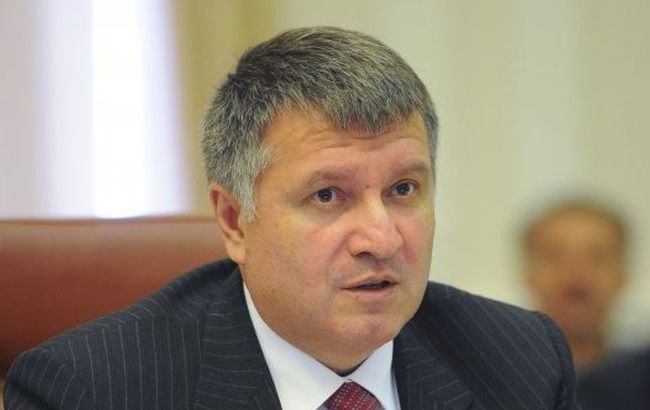 Аваков заявив в суді про готовність взяти на поруки поліцейського Олійника