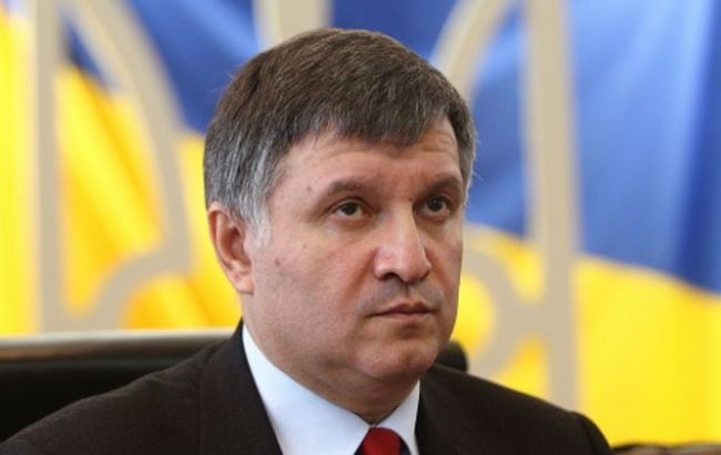 Аваков обещает привлечь к ответственности  местные власти за  пожар на нефтебазе