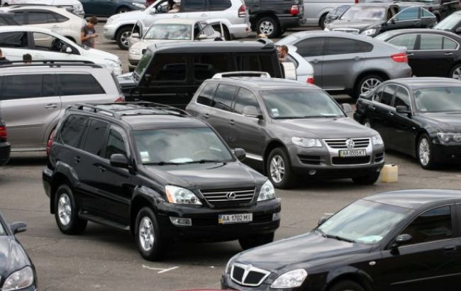 Спрос на легковые автомобили в Украине в апреле снизился на 61%, - "Укравтопром"
