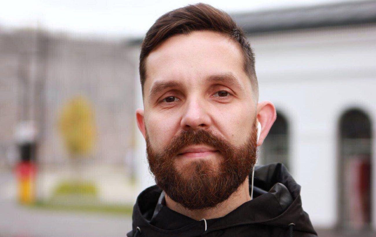 Еловский журналист. Еловский журналист. Еловский журналист. Журналисты дождя. Еловский журналист.