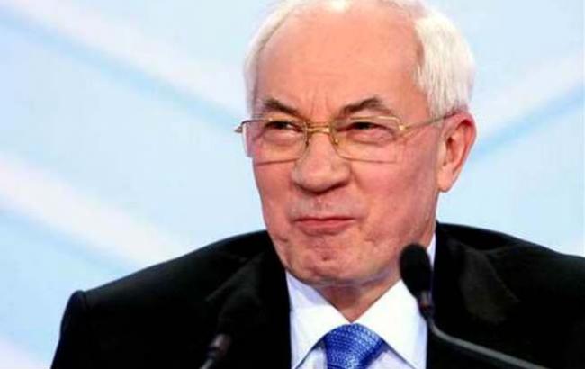 Азаров записав Порошенко в "список карателів"