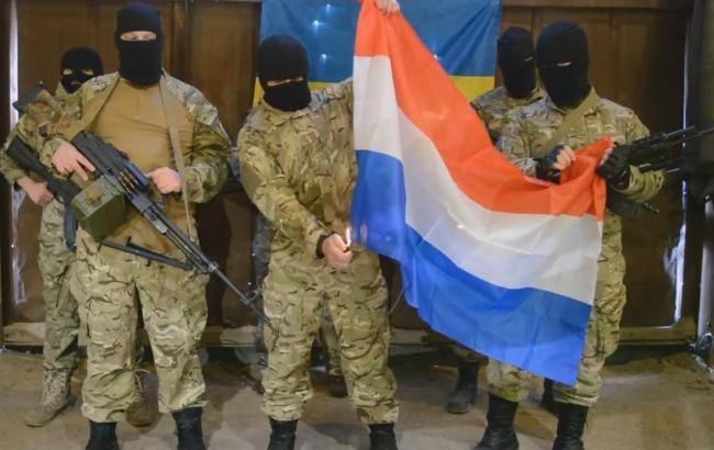 Россияне сняли фейковое видео об угрожающих Нидерландам бойцах "Азова"