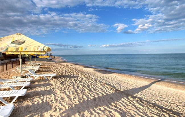 Песочные пляжи и неглубокое море: уютный курорт на Азове для семейного отдыха