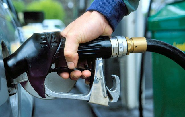 Розничные продажи бензина через украинские АЗС в сентябре сократились на 19,8%