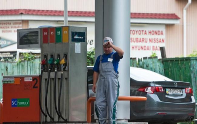 Роздрібні продажі бензину через українські АЗС у серпні скоротилися на 10,2% 